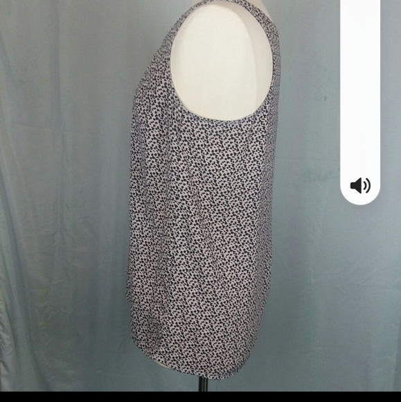 5 For $20.00 CAbi Racerback Leonard Print Tank Top, Medium, Black/Gray - Picture 3 of 6